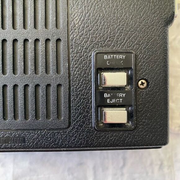 General Electric Vintage 1980s compact Cassette tape player black w/wrist strap - Picture 5 of 10